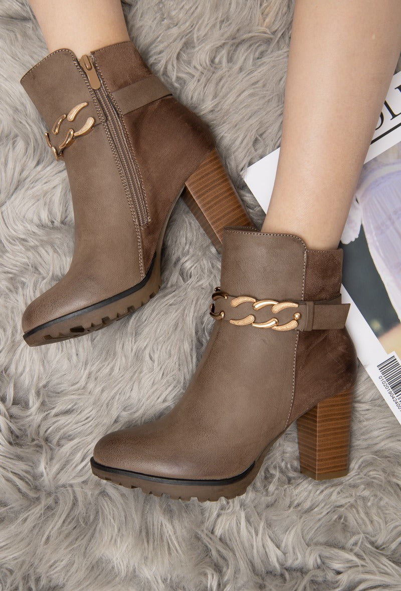 LG Ankle Boots