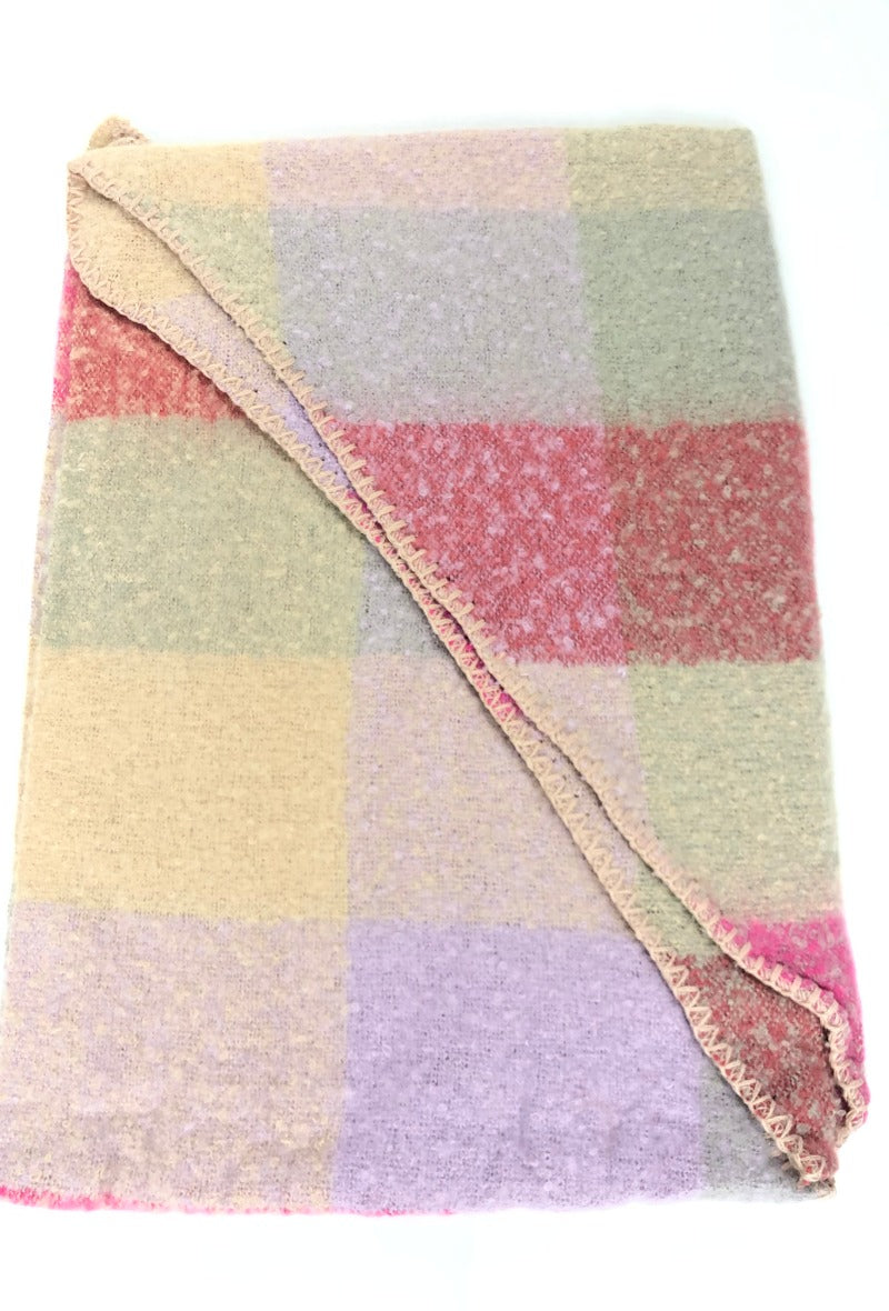 LD Scarf Triangle Pink